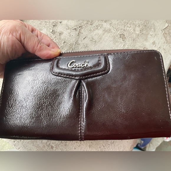 COACH  Brown Zip around wallet - Picture 5 of 10